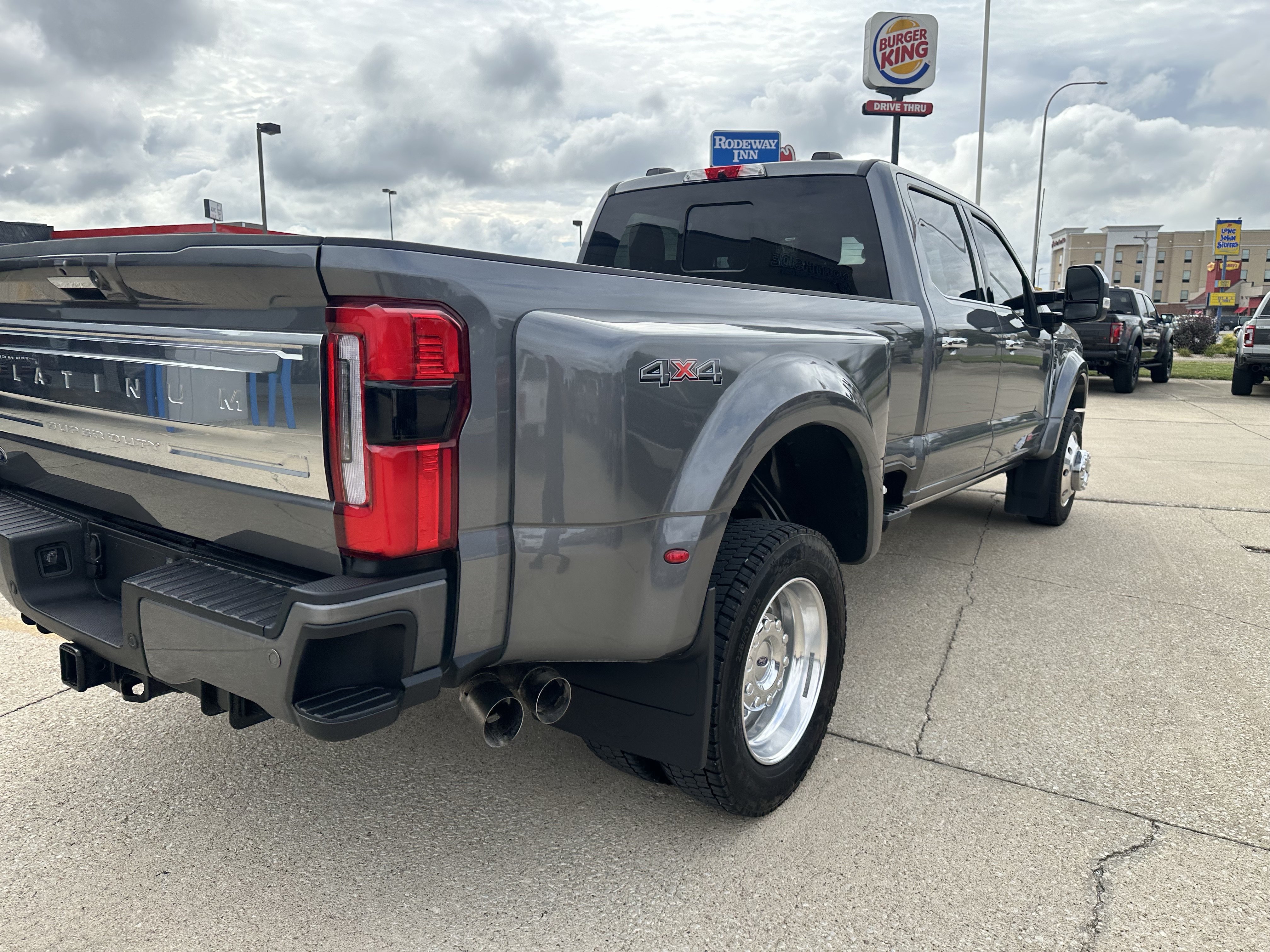 Used 2024 Ford F450 Platinum AWD/4WD image 21