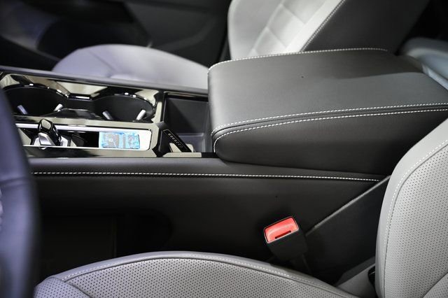 New 2025 Volkswagen Atlas Cross Sport SEL image 25