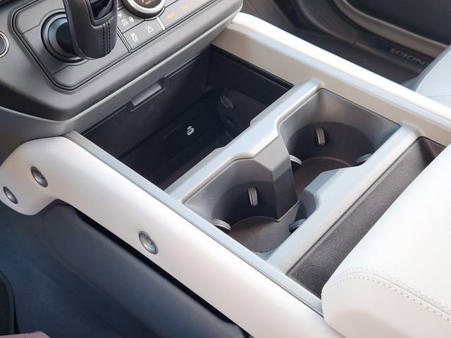 New 2026 Land Rover Defender 110 X AWD/4WD image 19