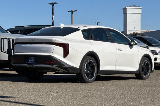New 2026 Kia K4 EX FWD image 5