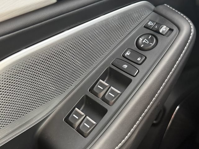 Certified 2025 Acura MDX w/ Technology Package FWD image 31