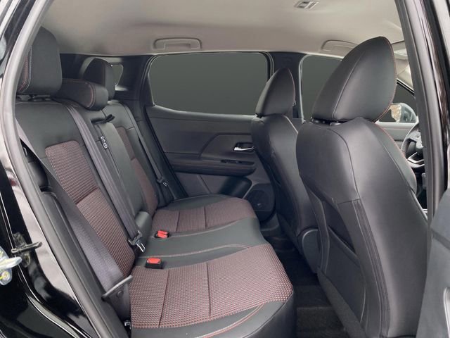 Certified 2025 Nissan Kicks SR image 27