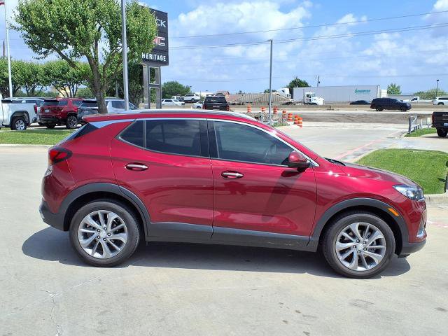 Used 2023 Buick Encore GX Essence w/ Experience Buick Package FWD video 2
