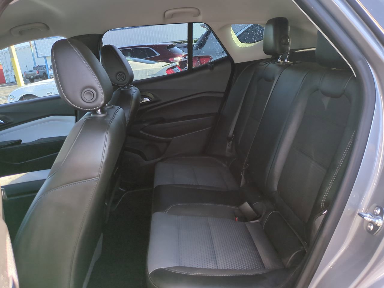 Certified 2025 Chevrolet Trax LT w/ Driver Confidence Package FWD image 14