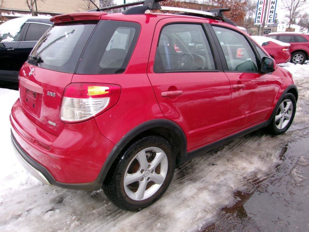 Used 2009 Suzuki SX4 AWD Hatchback w/ Touring Pkg image 4