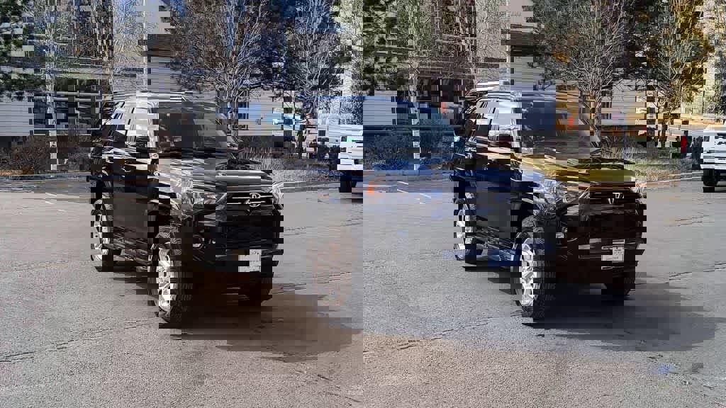 Used 2024 Toyota 4Runner SR5 image 3