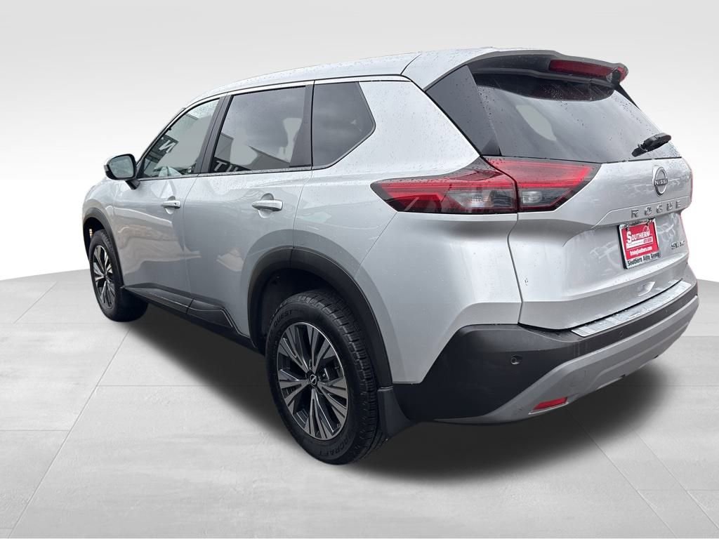 Used 2023 Nissan Rogue SV image 13