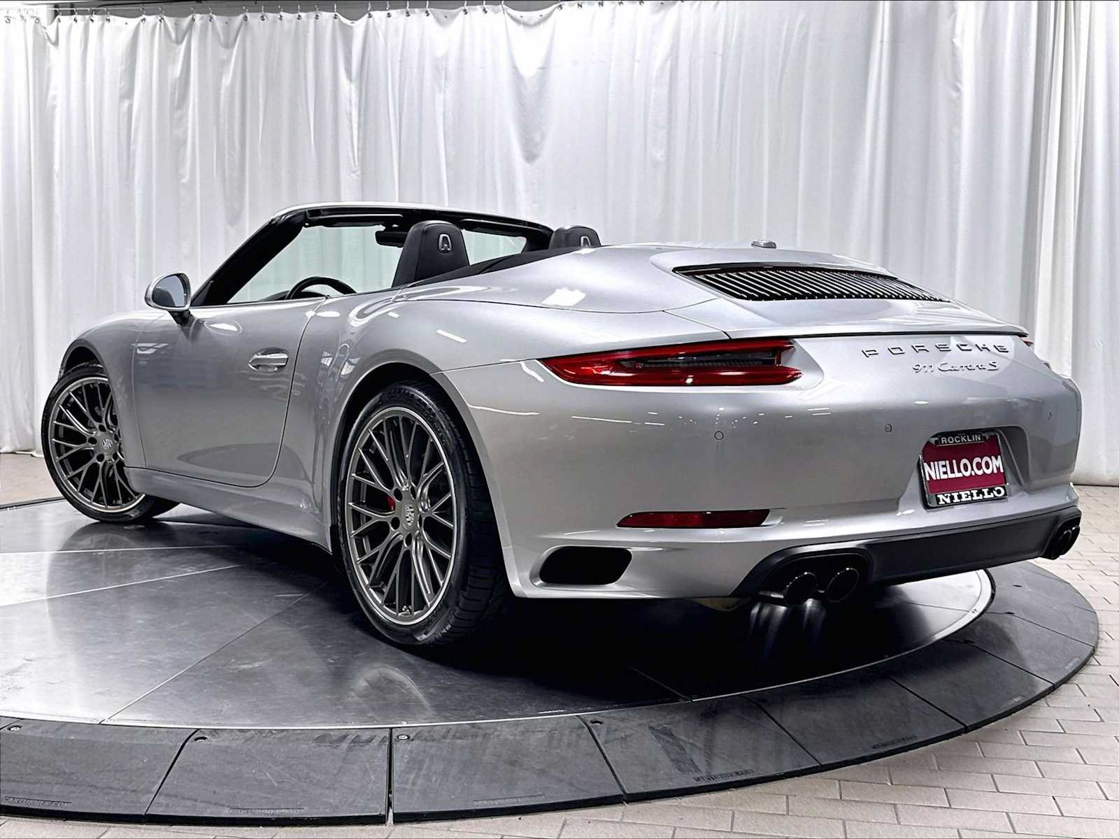 Used 2017 Porsche 911 Carrera S RWD image 3