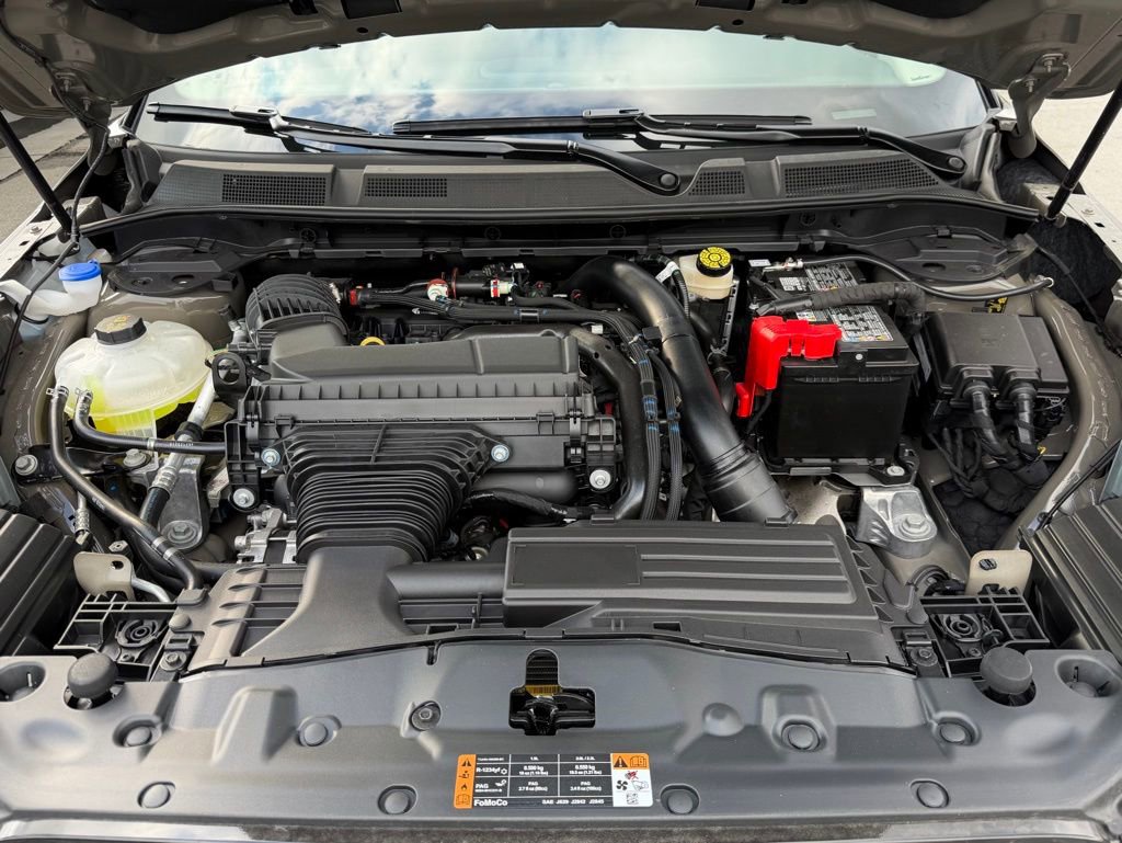 Used 2025 Lincoln Corsair FWD w/ Equipment Group 101A image 30