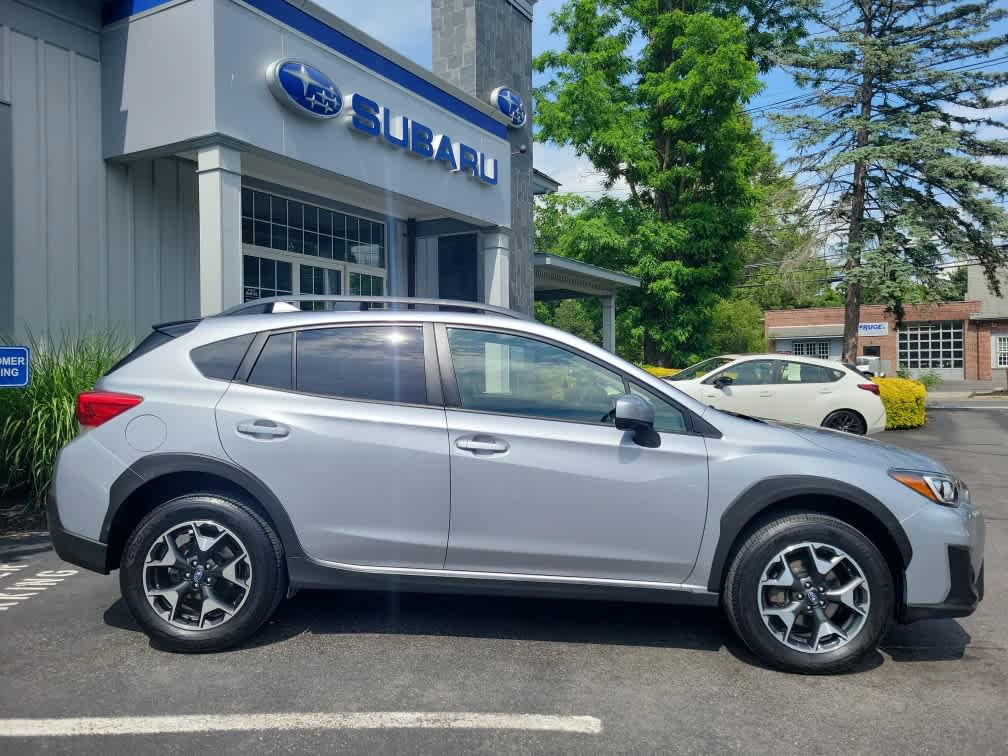 Used 2020 Subaru Crosstrek 2.0i Premium w/ Moonroof Package 1 AWD/4WD image 2