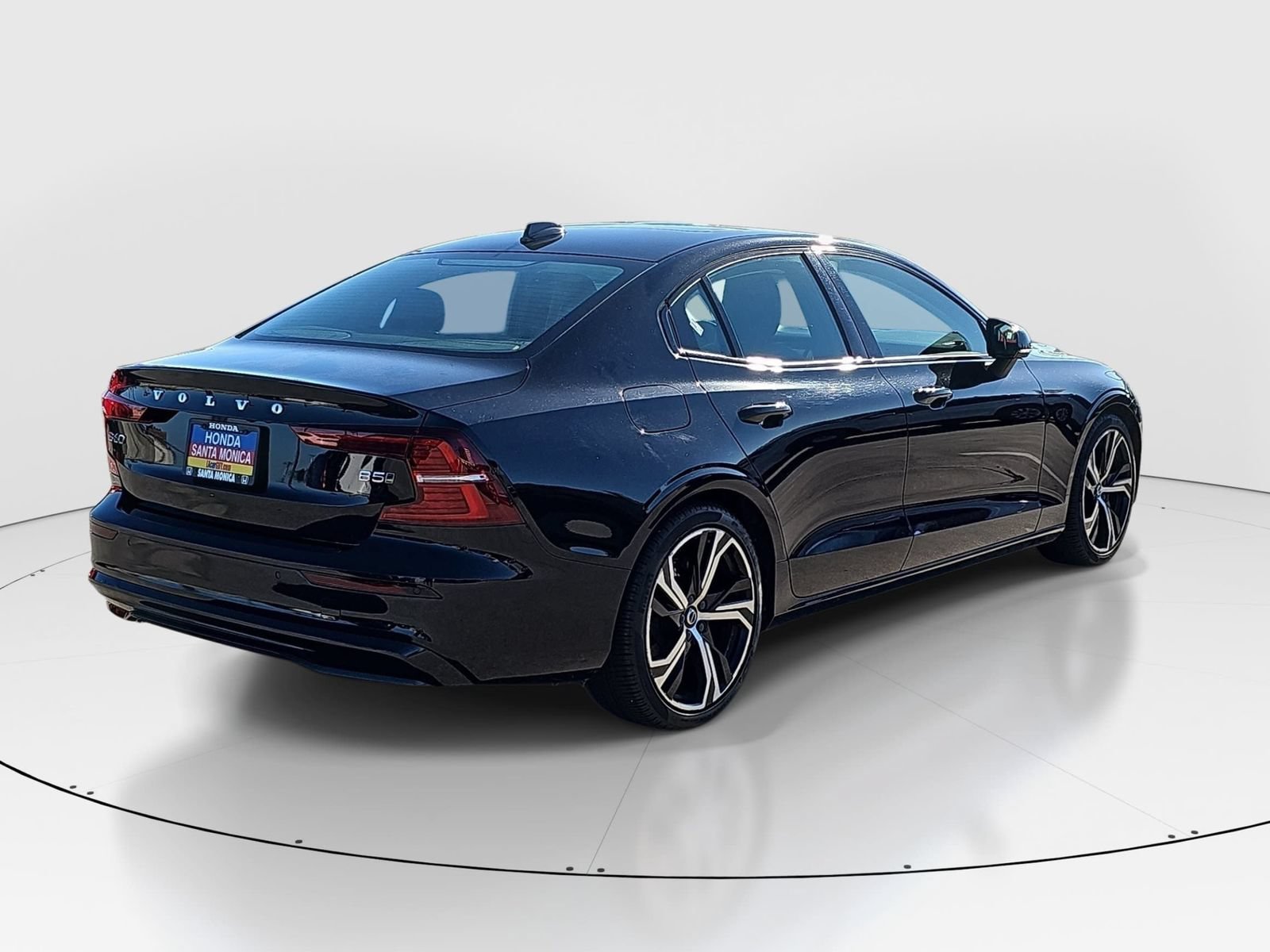 Used 2024 Volvo S60 B5 Core AWD/4WD image 5