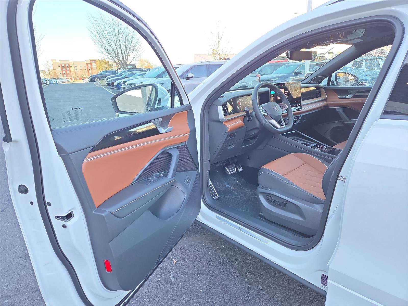 New 2026 Volkswagen Tiguan SEL R-Line image 11