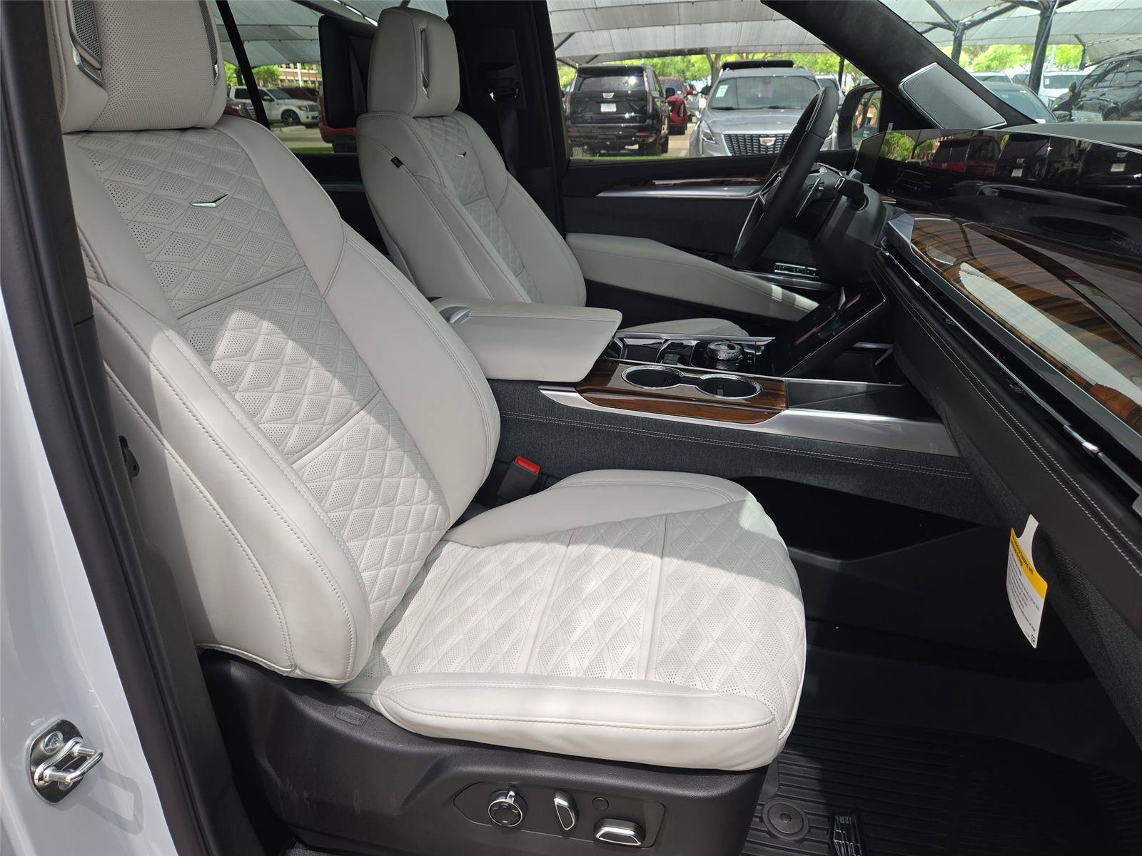 New 2026 Cadillac Escalade Platinum Sport w/ LPO, ONYX Package AWD/4WD image 29