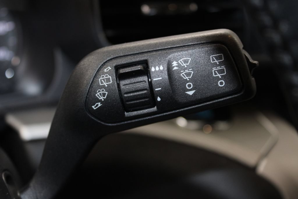 Used 2023 Ford Explorer XLT w/ Equipment Group 202A AWD/4WD image 38