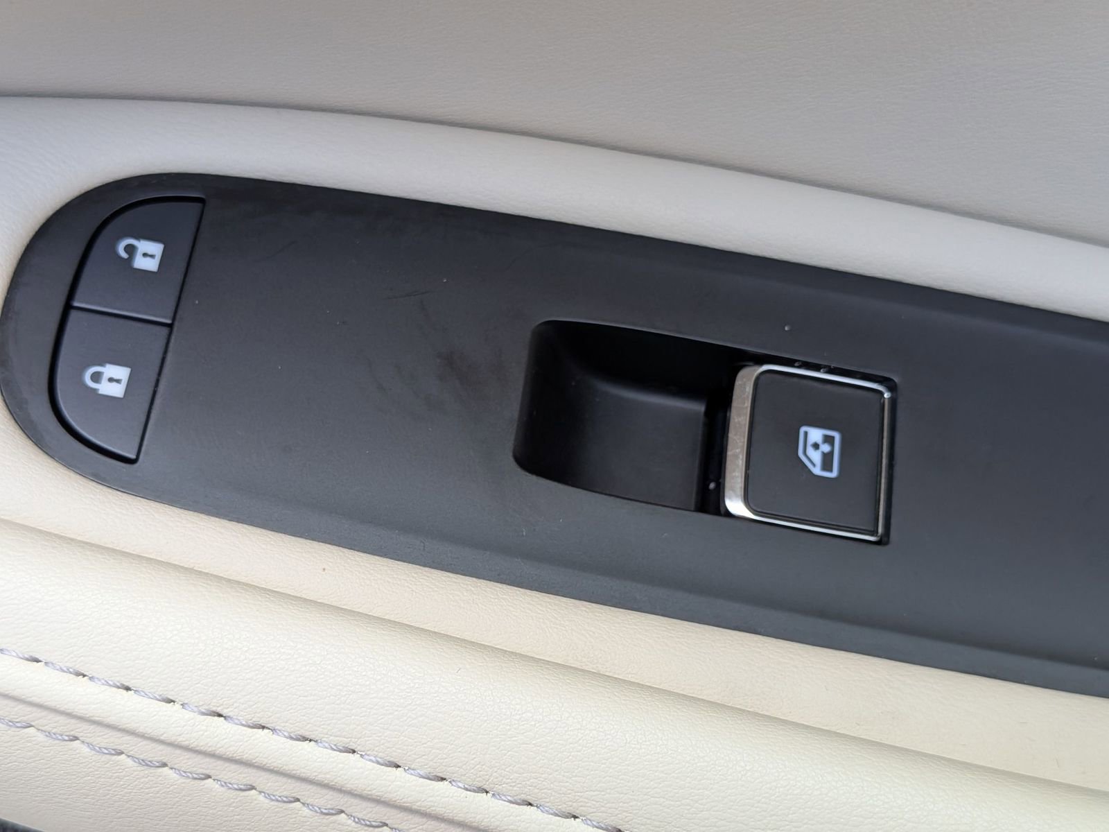 Used 2023 INFINITI QX60 Luxe w/ Cargo Package FWD image 39