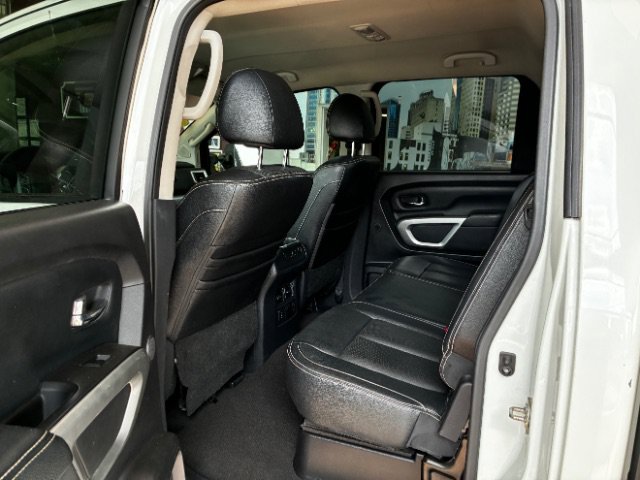 Used 2017 Nissan Titan PRO-4X w/ Pro-4x Convenience Package AWD/4WD image 18