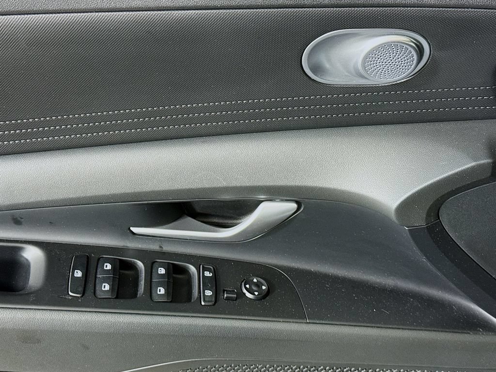 Certified 2023 Hyundai Elantra SEL FWD image 22