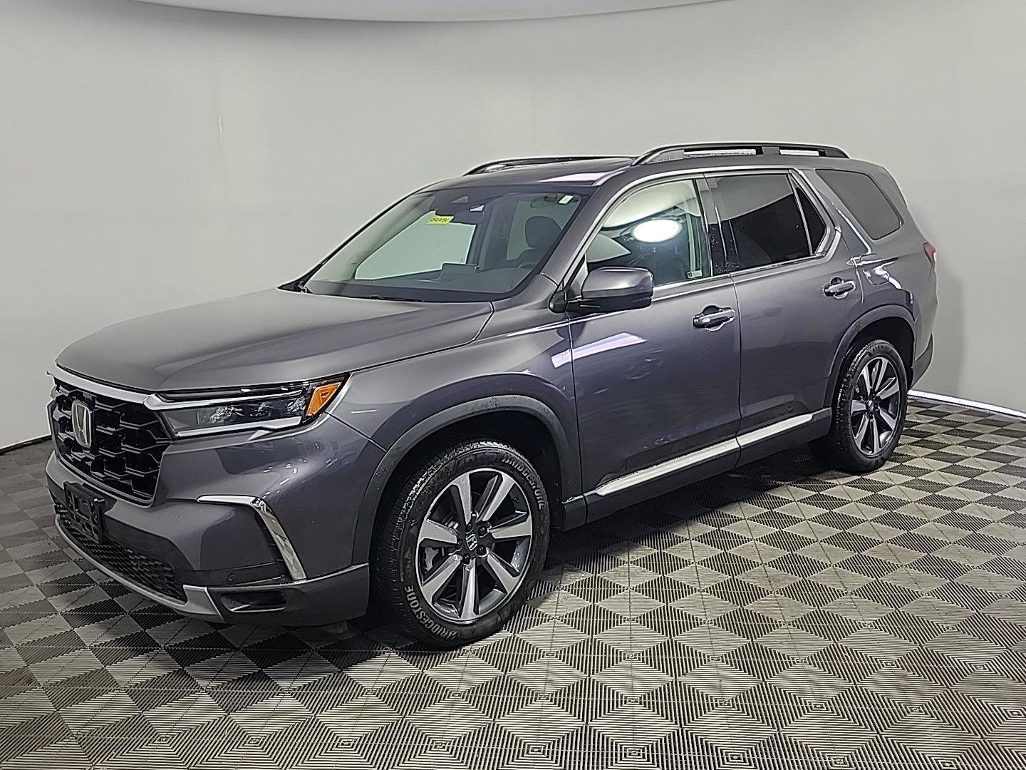 Certified 2025 Honda Pilot Touring image 12