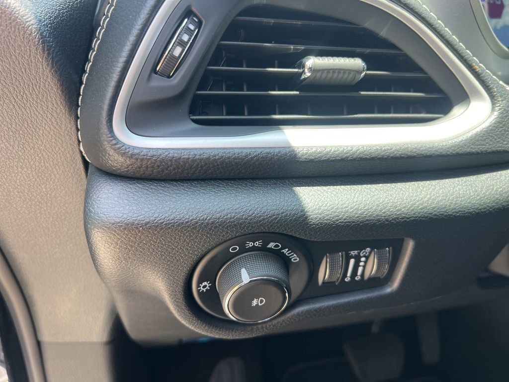 Used 2024 Chrysler Pacifica Touring-L w/ S Appearance Package FWD image 56