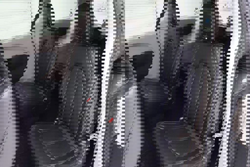 Used 2023 Chrysler Pacifica Touring-L image 11