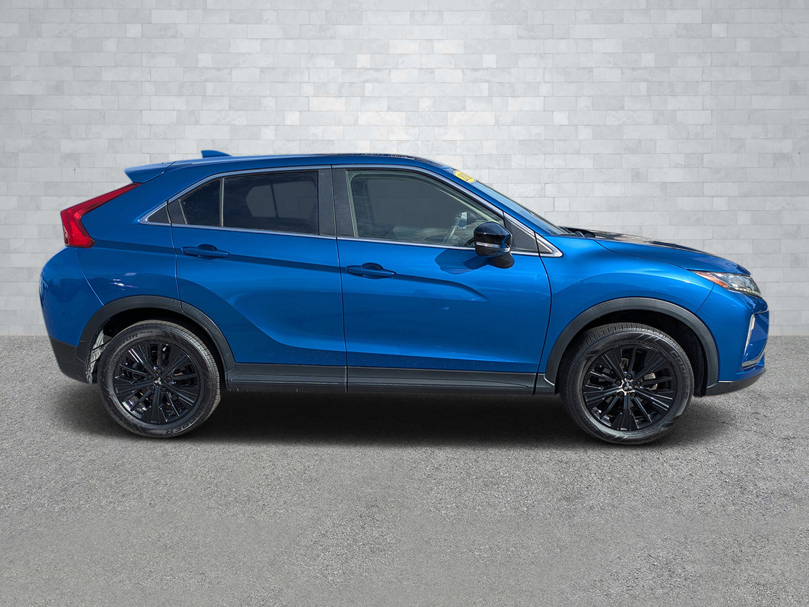 Used 2018 Mitsubishi Eclipse Cross LE image 4