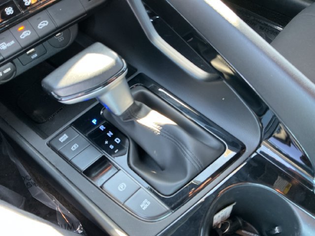 Used 2025 Hyundai Elantra SEL FWD image 20