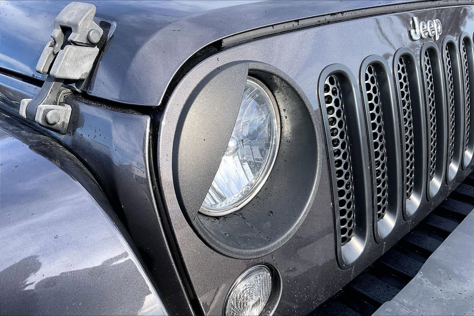 Used 2016 Jeep Wrangler Unlimited Rubicon image 29