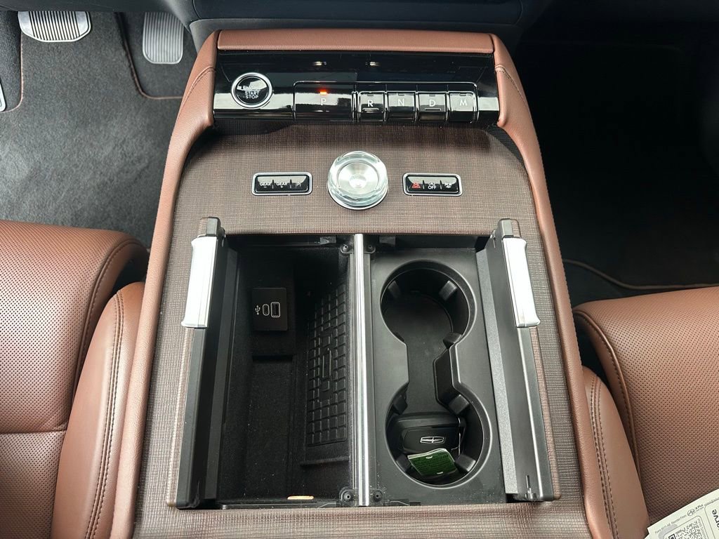 Used 2025 Lincoln Navigator Reserve image 18