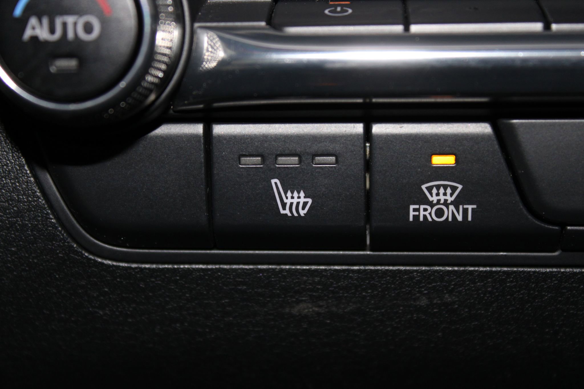 Used 2019 MAZDA MAZDA3 Sedan w/ Premium Package image 34