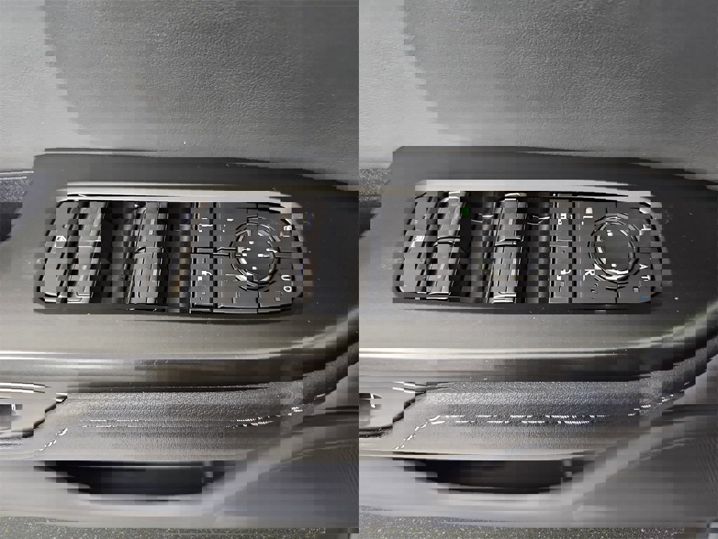 New 2026 Lexus RZ 450e AWD image 28