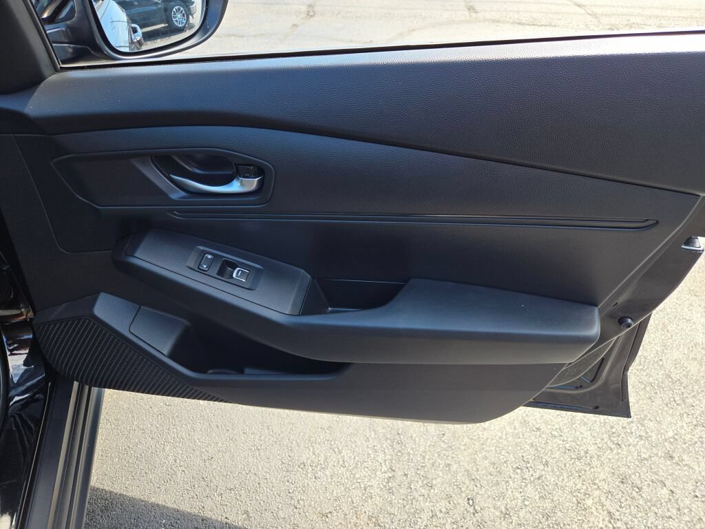 Used 2025 Honda Accord LX image 11