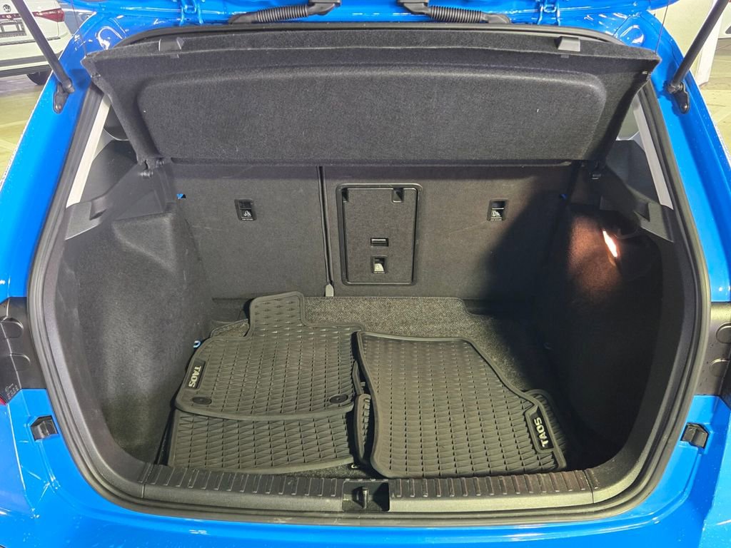 Certified 2022 Volkswagen Taos SE w/ Panoramic Sunroof Package image 13