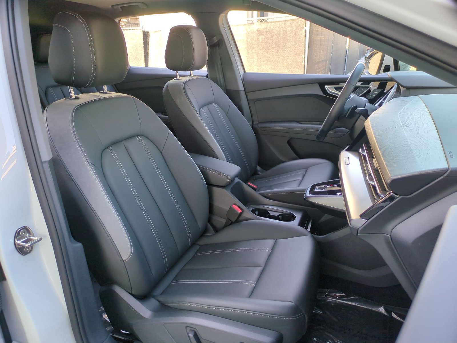 Used 2023 Audi Q4 e-tron Premium Plus RWD image 27