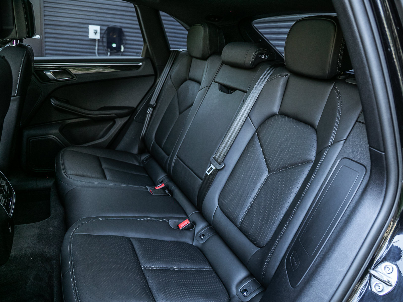 Certified 2023 Porsche Macan AWD/4WD image 14