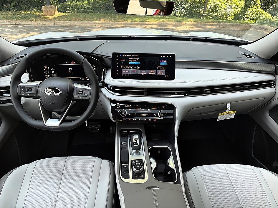 New 2027 INFINITI QX60 Pure AWD/4WD image 19