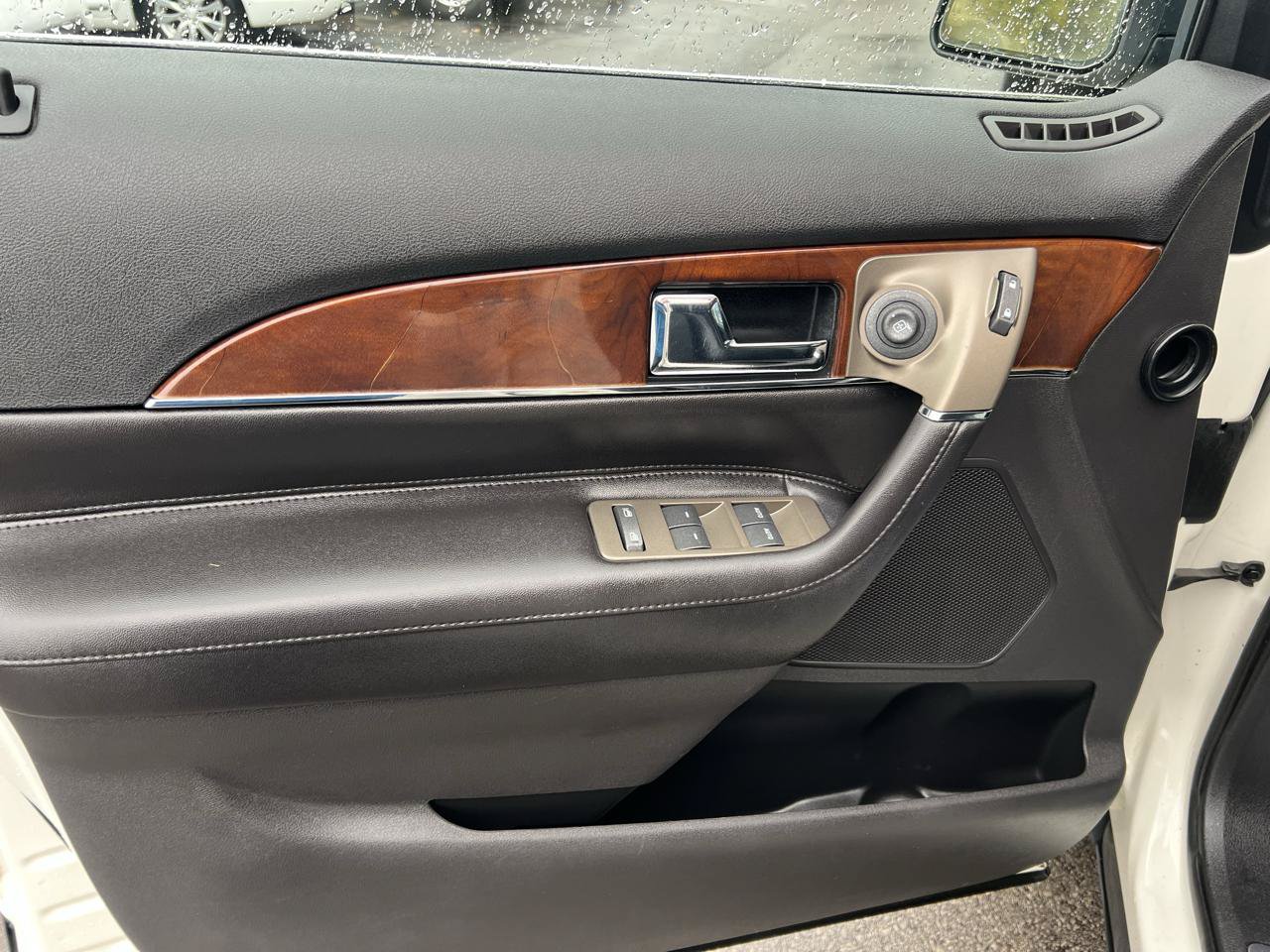 Used 2013 Lincoln MKX AWD image 11