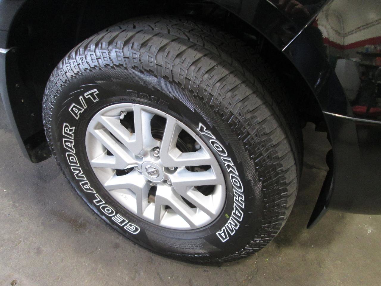 Used 2015 Nissan Frontier SV AWD/4WD image 40
