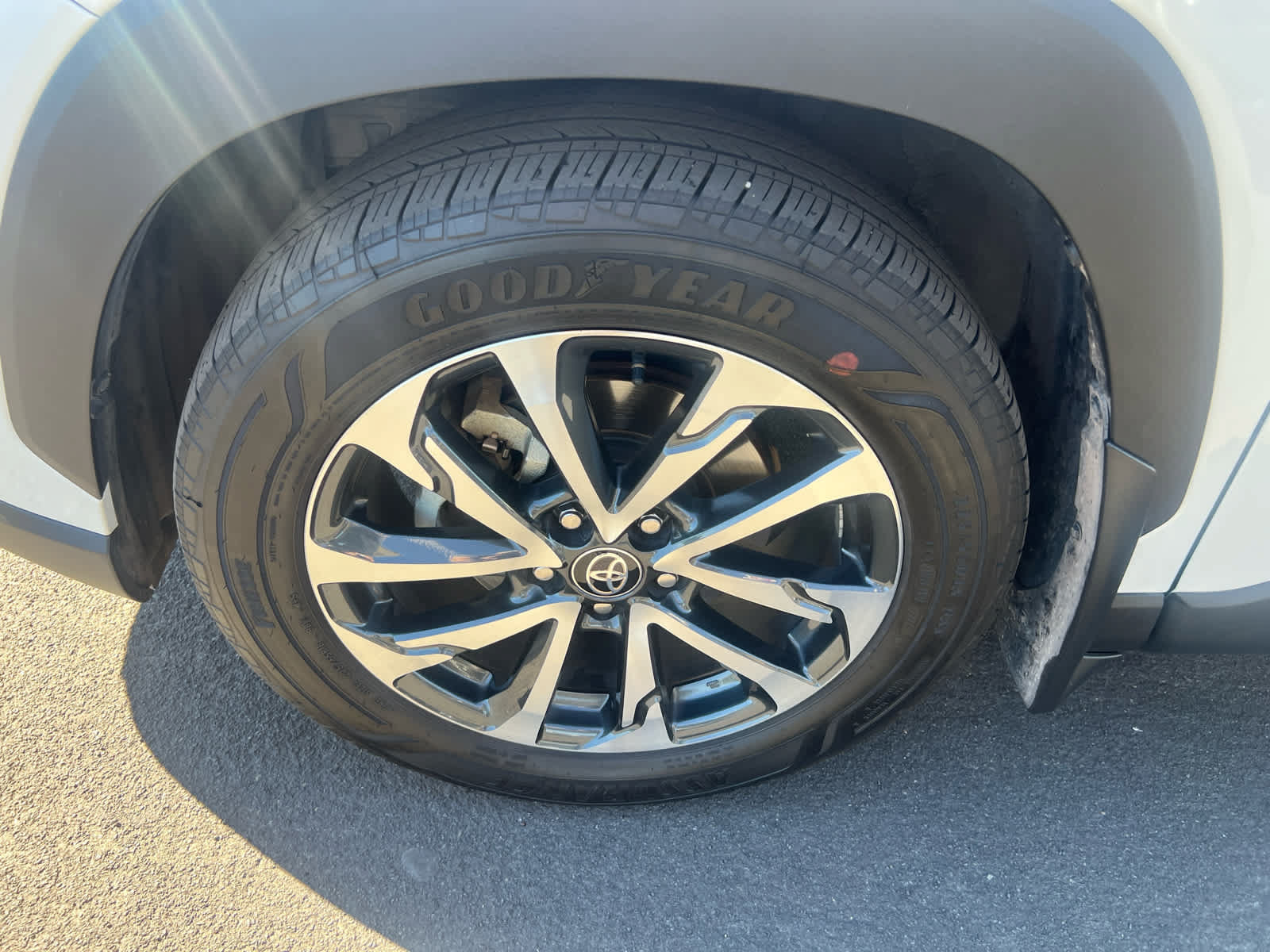 Used 2024 Toyota Corolla Cross XLE AWD/4WD image 6