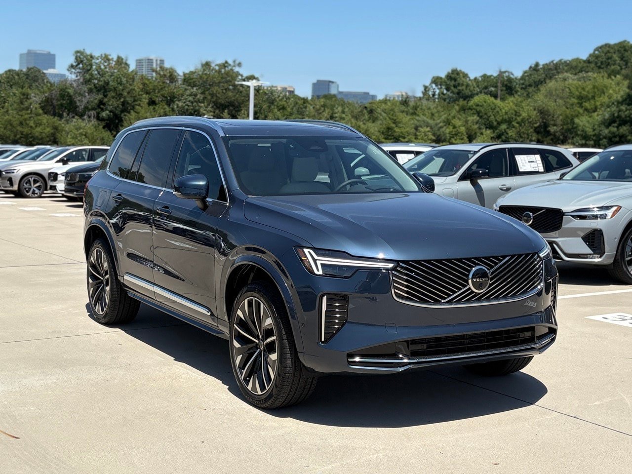 New 2026 Volvo XC90 B6 Ultra w/ Protection Package AWD/4WD image 2