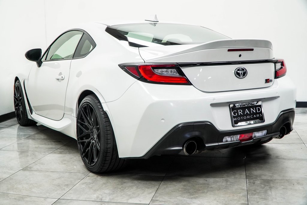 Used 2022 Toyota GR86 Premium image 11