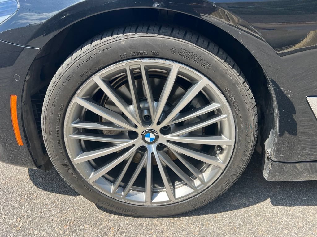 Used 2020 BMW 530i w/ Premium Package RWD image 6