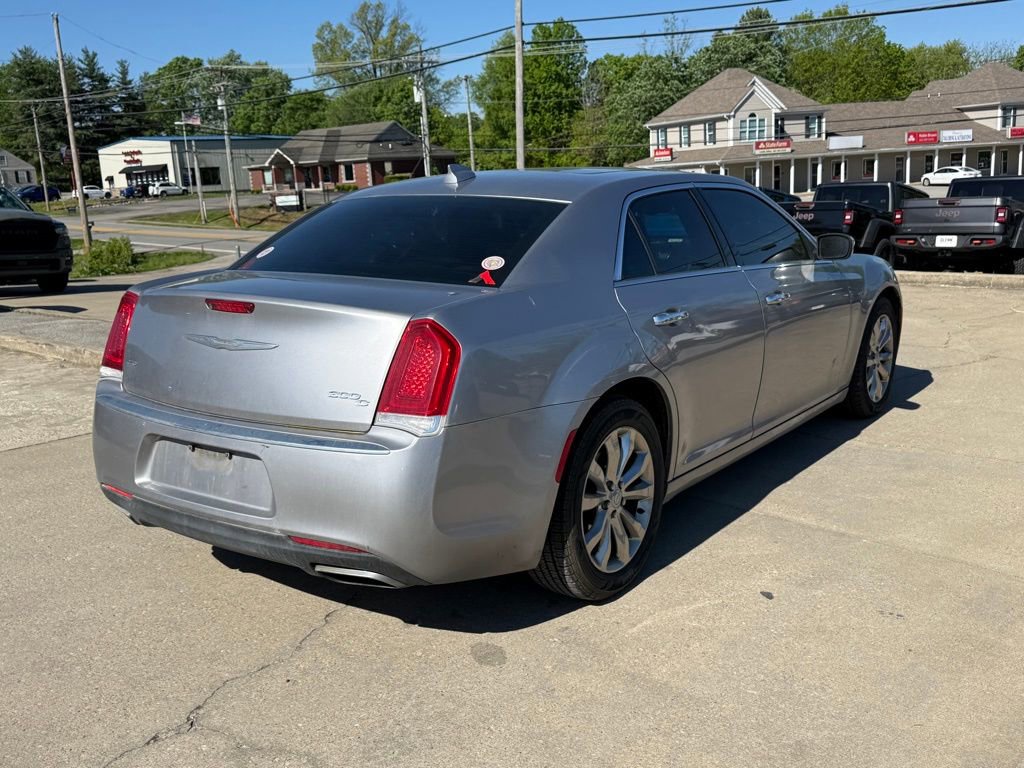 Used 2016 Chrysler 300 C image 6
