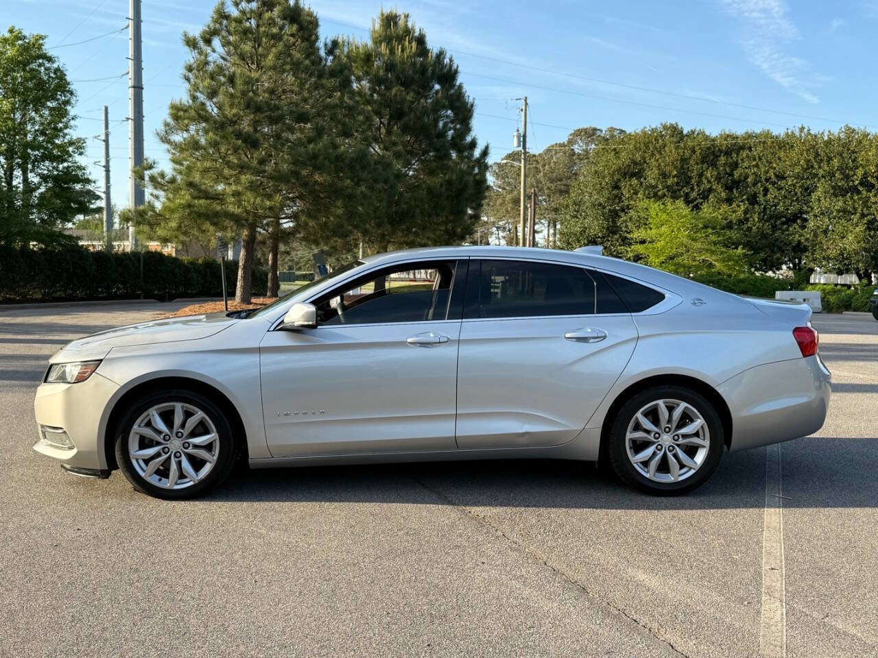 Used 2017 Chevrolet Impala LT image 4