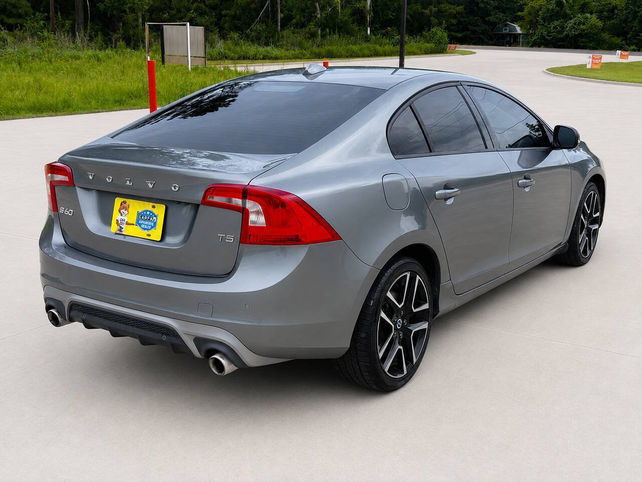 Used 2017 Volvo S60 T5 Dynamic FWD image 6
