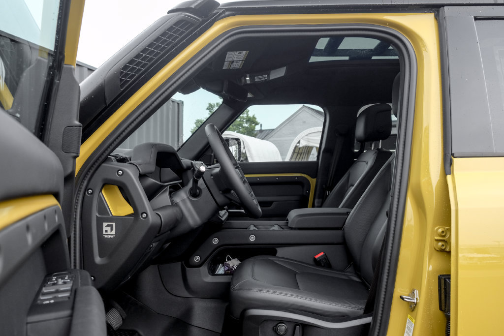 New 2026 Land Rover Defender 110 AWD/4WD image 10