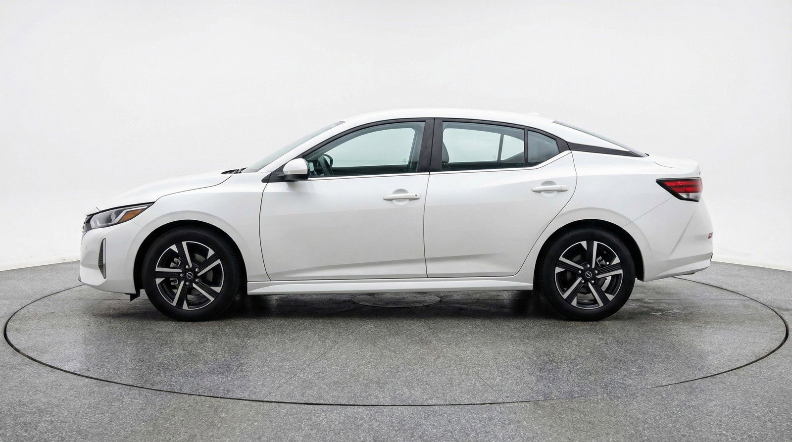 Used 2025 Nissan Sentra SV FWD image 5