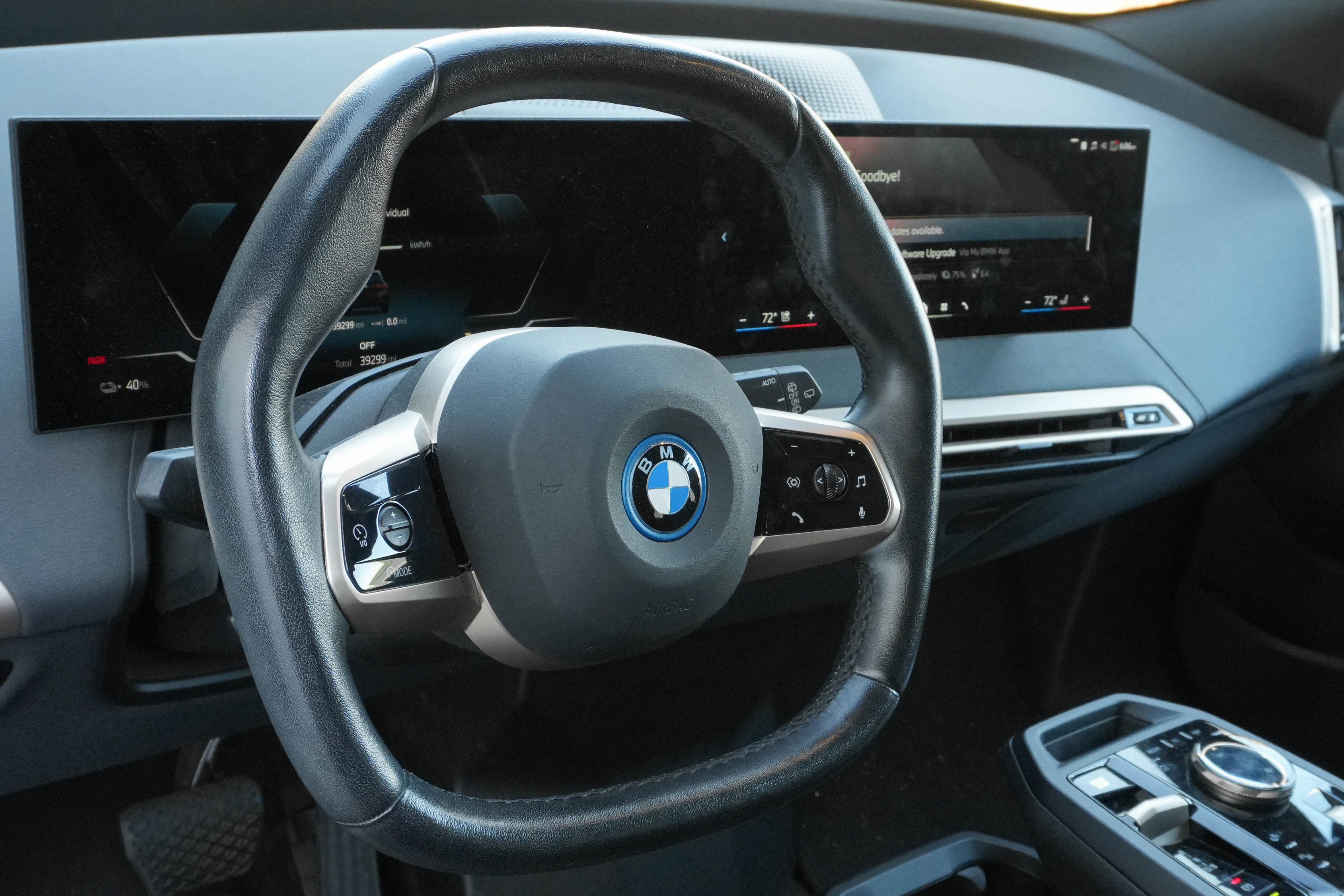 Certified 2024 BMW iX xDrive50 w/ Premium Package AWD/4WD image 8
