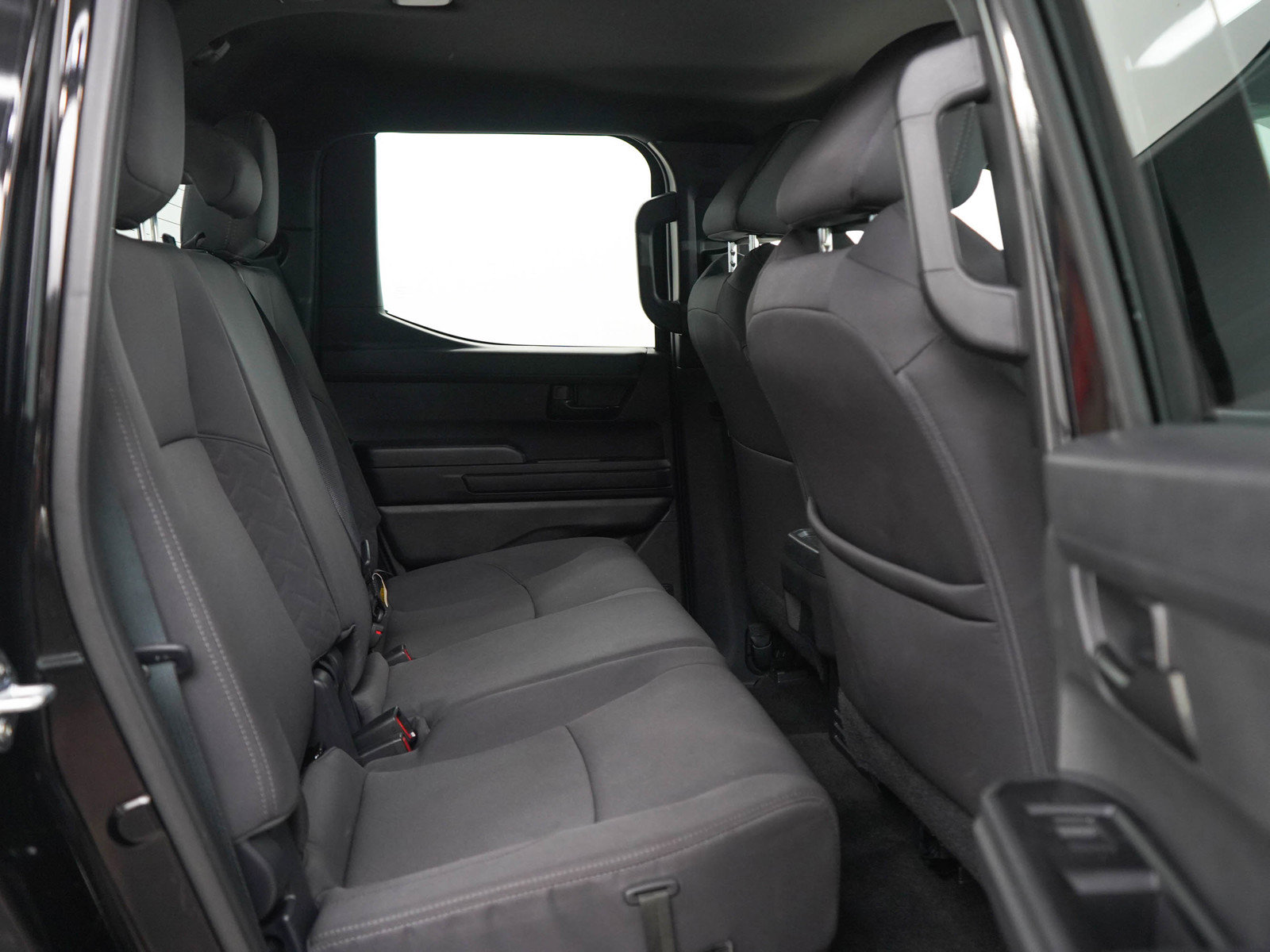 Used 2025 Toyota Tacoma SR5 AWD/4WD image 12