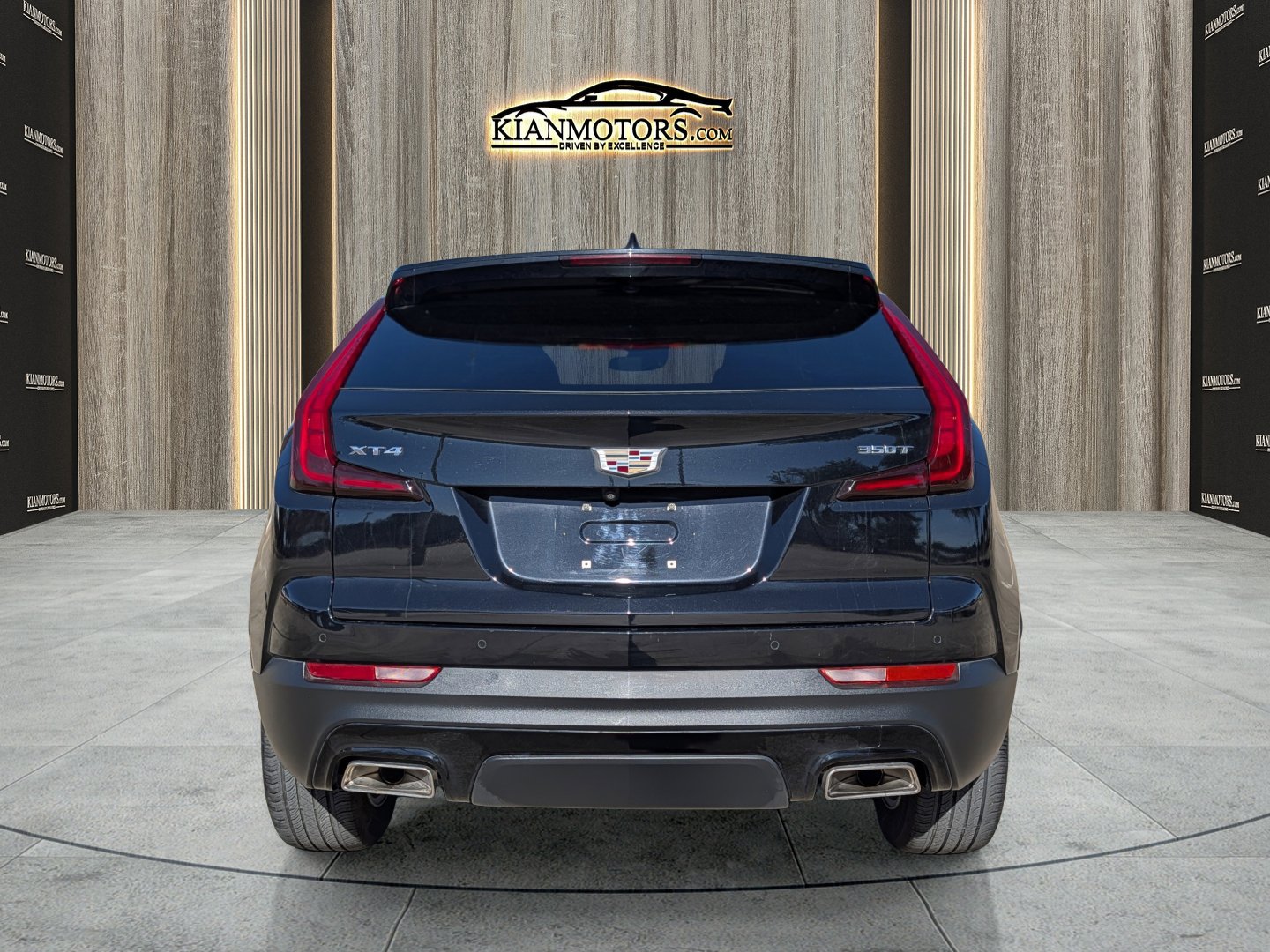 Used 2023 Cadillac XT4 Luxury w/ Cold Weather Package image 6