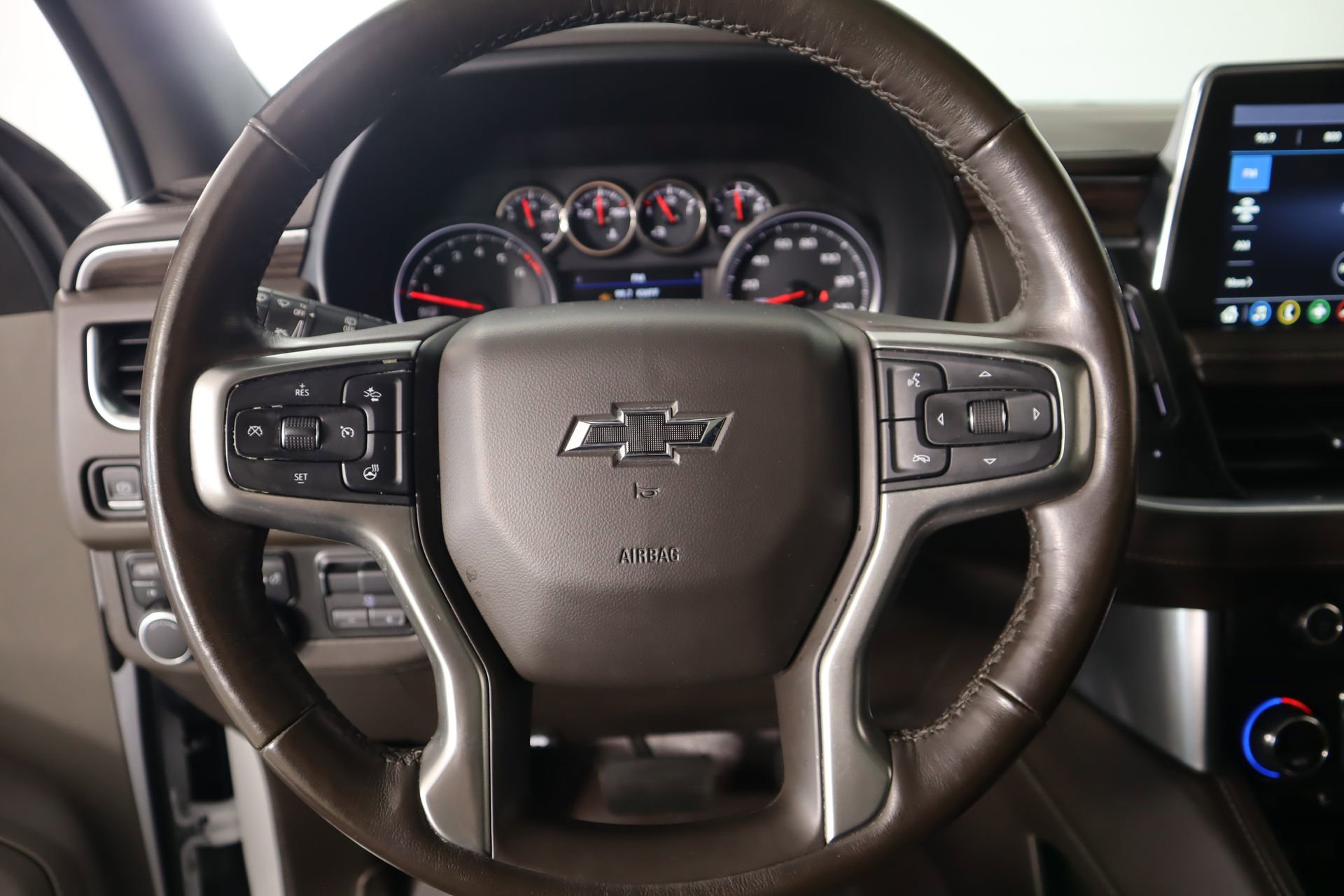 Used 2021 Chevrolet Tahoe Z71 w/ Z71 Signature Package AWD/4WD image 3